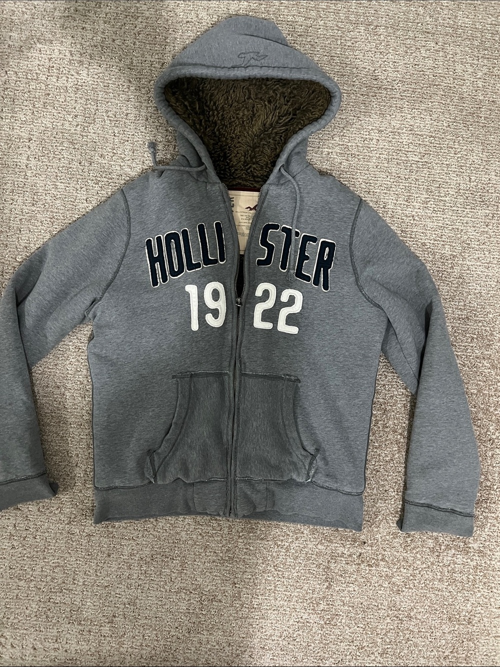Hollister vintage Y2K XL men’s zip up faux fur hoodie. NWT. Original mid 2000’s. - Picture 2 of 6